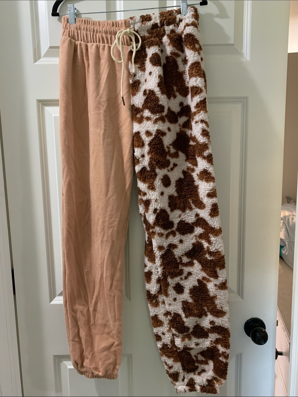 WinWin Track Joggers in Cream and Light Brown